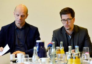 Stefan Zimkeit und Martin-Sebastian Abel beim Pressegespräch im Landtag.