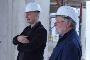 Stefan Zimkeit MdL und Schulleiter Hans-Ulrich Wangerin